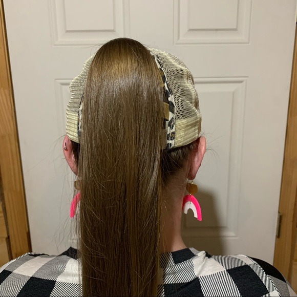 Leopard Print Criss Cross Baseball Cap - Picture 3 of 3